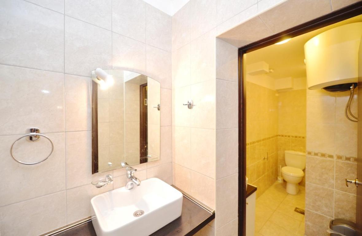 Rafailovici Holiday Apartments Extérieur photo