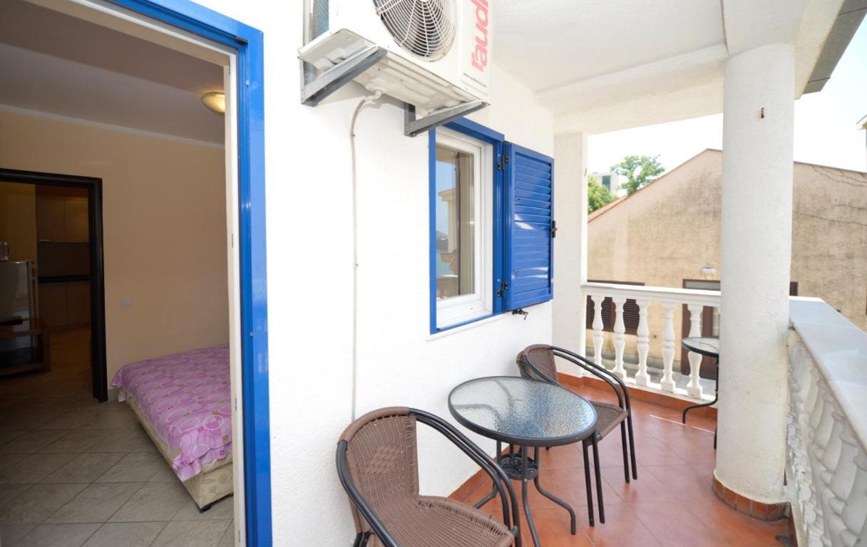 Rafailovici Holiday Apartments Extérieur photo