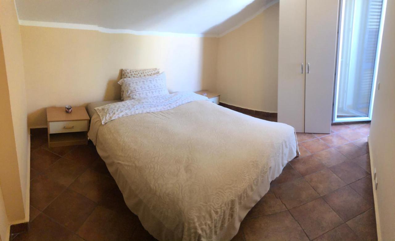 Rafailovici Holiday Apartments Extérieur photo