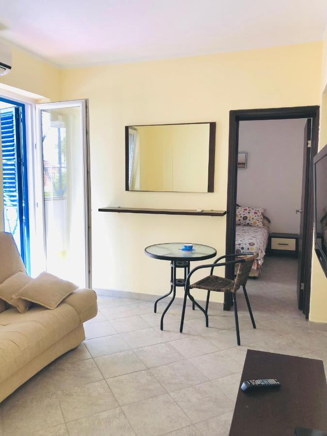 Rafailovici Holiday Apartments Extérieur photo