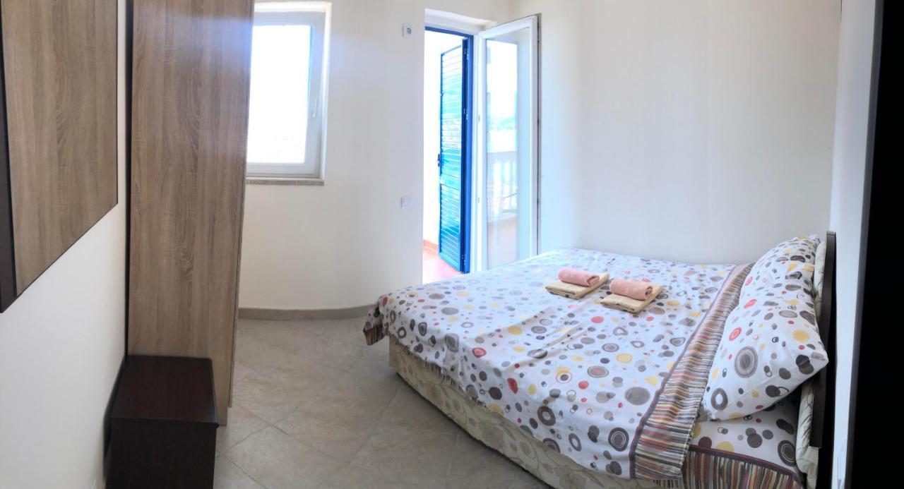 Rafailovici Holiday Apartments Extérieur photo