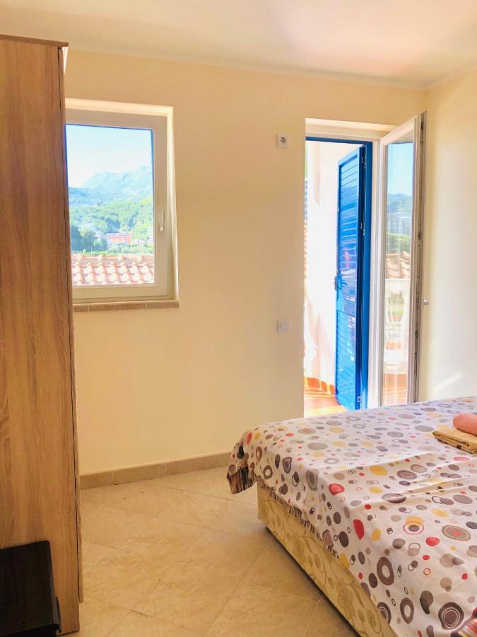 Rafailovici Holiday Apartments Extérieur photo