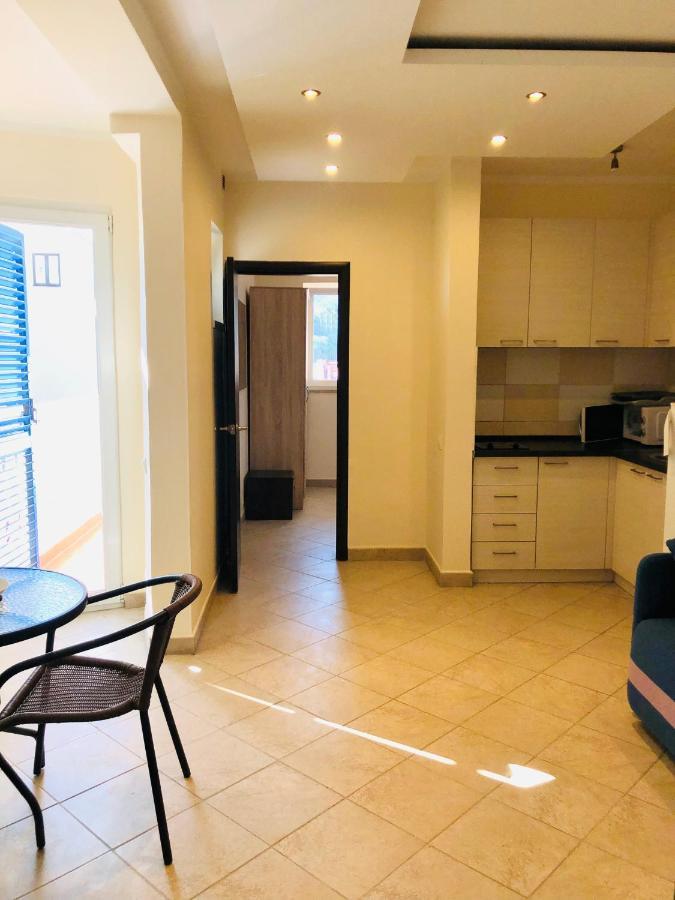 Rafailovici Holiday Apartments Extérieur photo