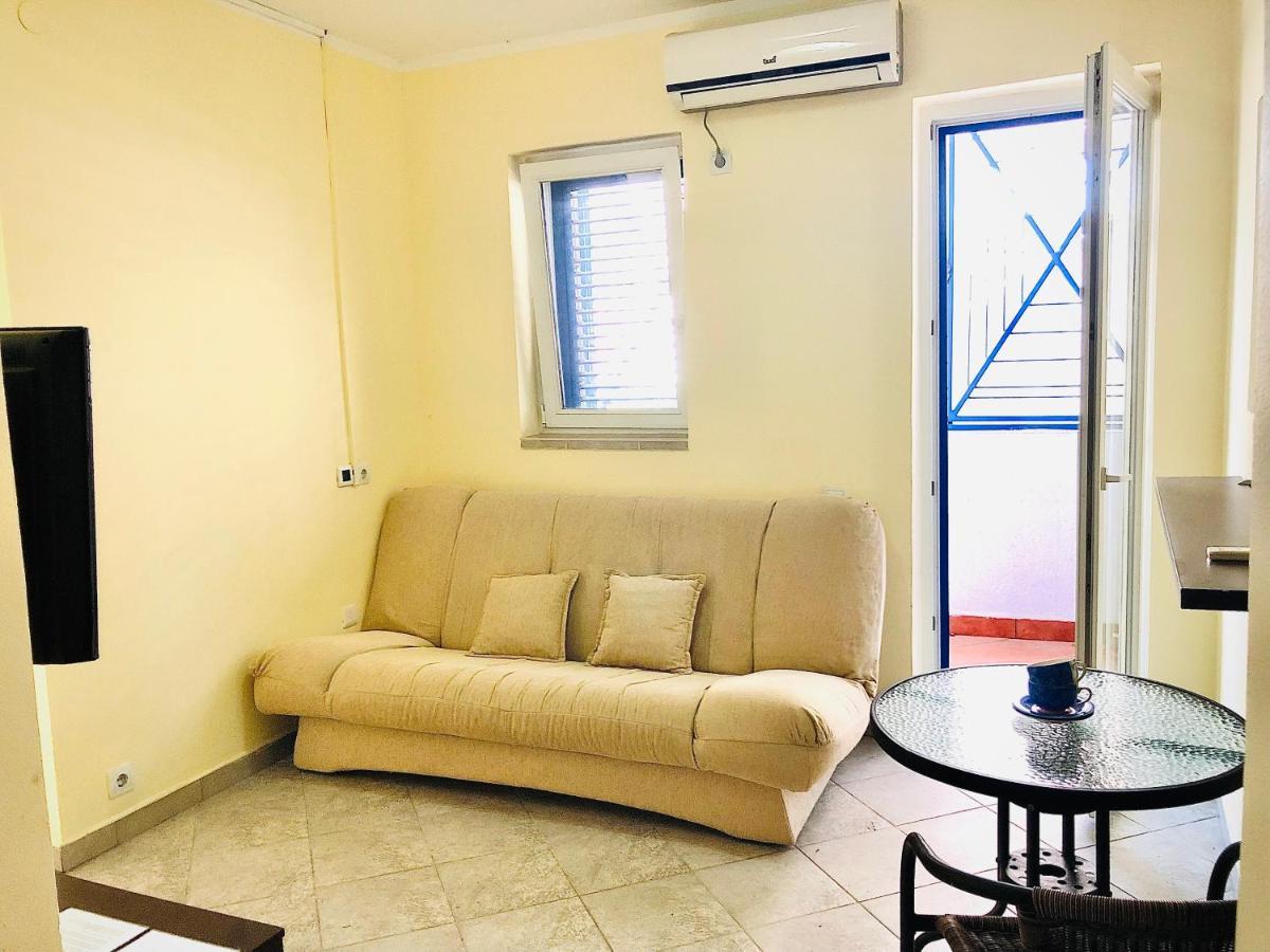 Rafailovici Holiday Apartments Extérieur photo