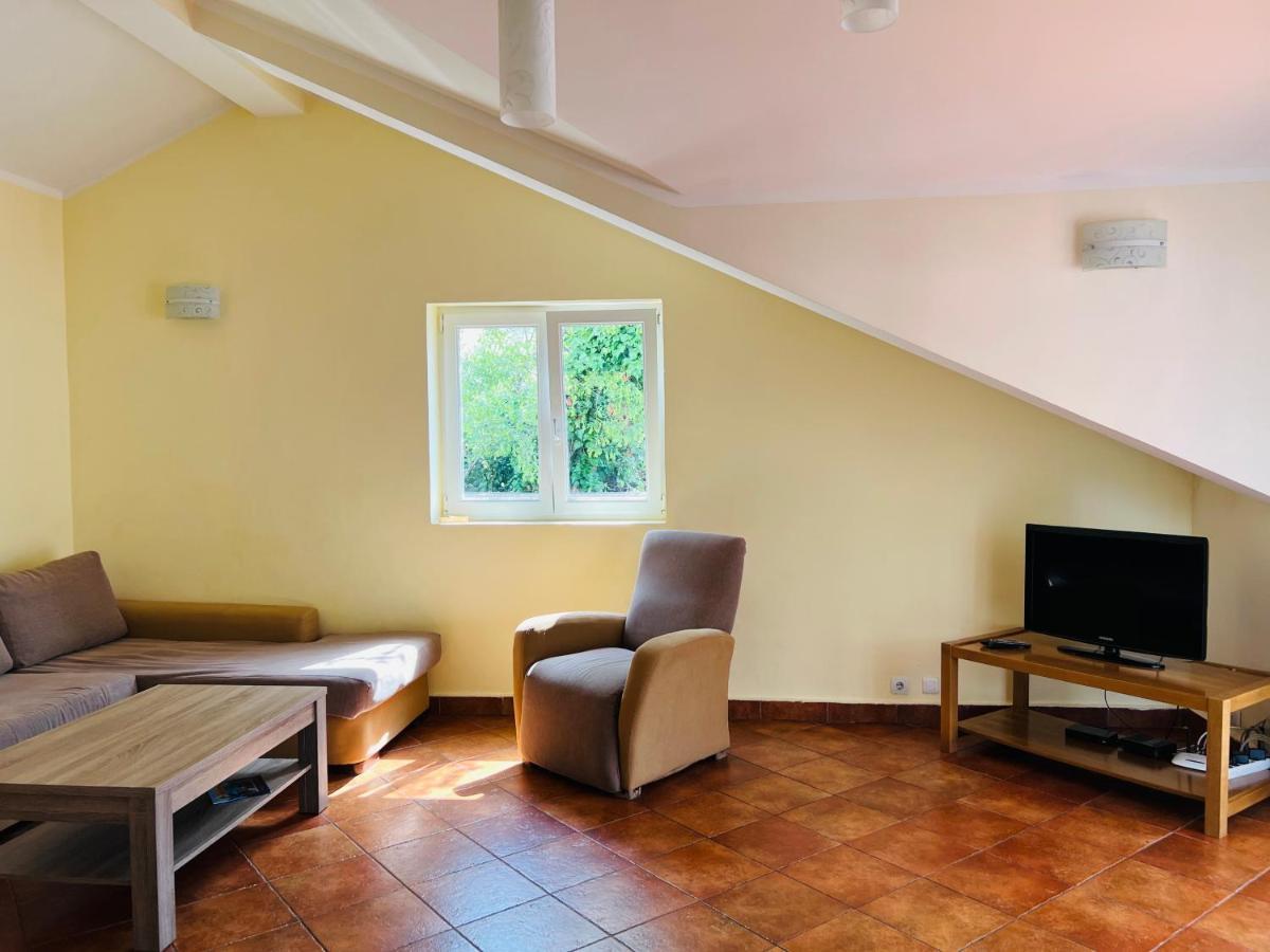 Rafailovici Holiday Apartments Extérieur photo